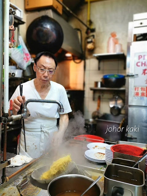 Tiong-Bahru-Bu-Jian-Tien-Char-Siew-Wanton-Mee