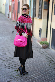 Marc by Marc Jacobs lil ukita pink bag, pied de poule cardigan, michael kors boots, fashion and cookies, fashion blogger