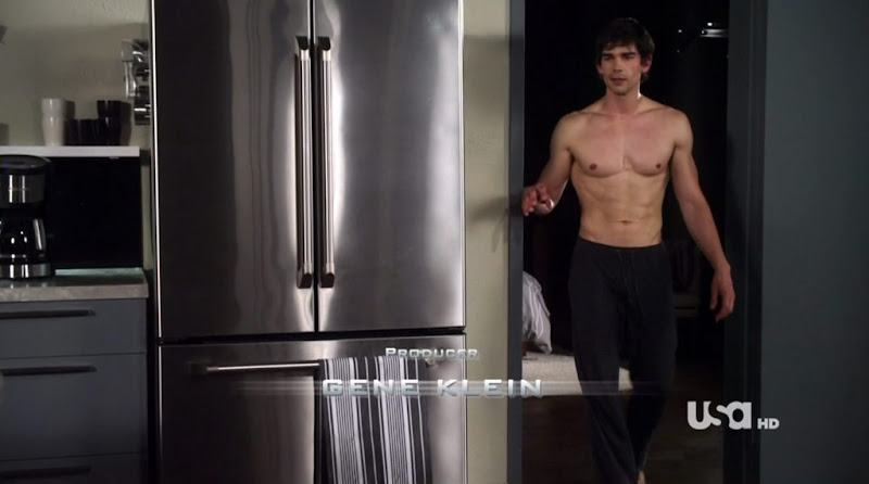 Christopher Gorham Shirtless on Covert Affairs s1e09