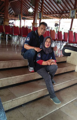 Surianto dan istri di Pendopo Anjungan Jawa Timur