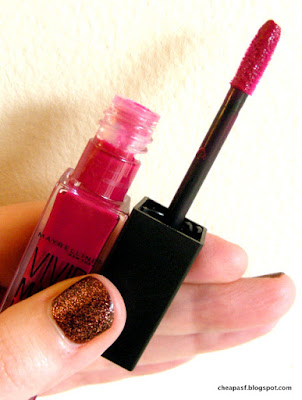 Maybelline ColorSensational Vivid Matte Liquid in Berry Boost