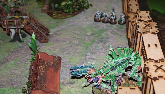 Warhammer 40k battle report - Vigilus Defiant - Crucible of War - Storm the Lines: Tyranids vs Space Marine Primaris Salamanders - 1500 points