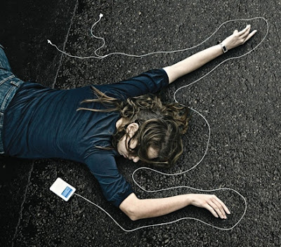 ipod death ad girl