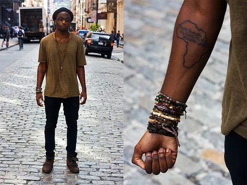 Look Masculino com Pulseiras Pele Negra