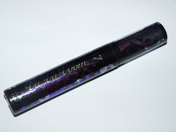 04-17-Cosmetics-Mascara-Review  Va Va Voom Mascara