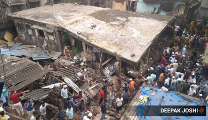 Crolla un palazzo in India: almeno 10 morti