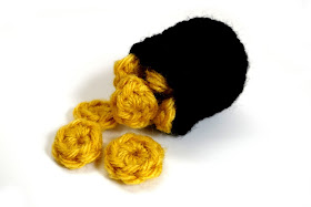 Crochet Your Own Pot of Gold #FreePattern #Crochet #Amigurmi