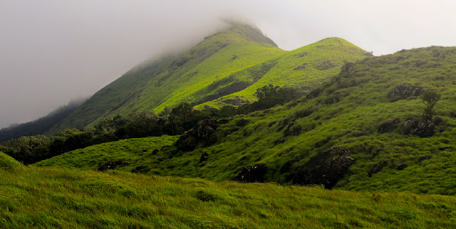  the South Indian dry soil of Kerala has been blessed several natural wonders Place to visit in India: Top five Trekking Trails inwards Kerala 