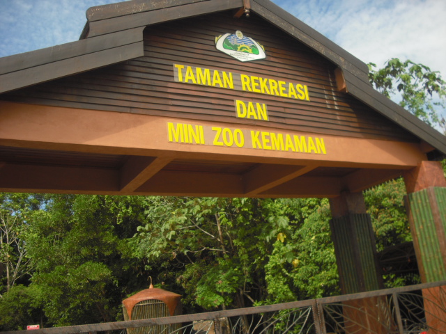 Johor Ke Terengganu. Perjalanan Yang Jauh: Zoo Kemaman