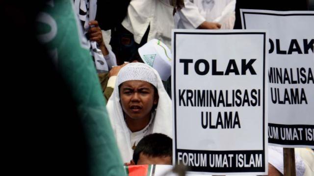 Pemerhati Politik: Prestasi Rezim Jokowi Membungkam DPR & Meminggirkan Kekuatan Politik Umat Islam!