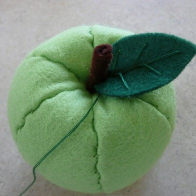 Felt Fruit Apple Pattern & Tutorial