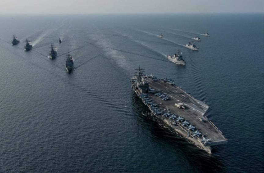 Un grupo de batalla de portaaviones de la Armada de los EE. UU. Con el USS Ronald Reagan a la cabeza en el Mar de China Meridional. Imagen: Marina de los EE. UU. / Folleto