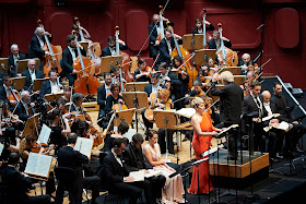 John Nelson conducting Berlioz's Les Troyens with Joyce DiDonato, Michael Spyres, Orchestra philharmonique de Strasbourg (Photo Gregory Massat)