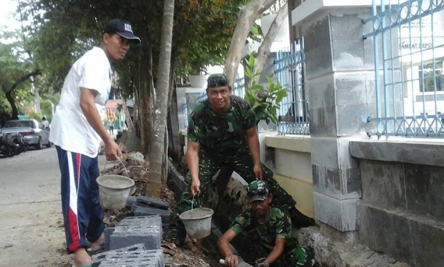 Koramil 03/Sukmajaya Percantik Saluran Air Sepanjang 70 Meter