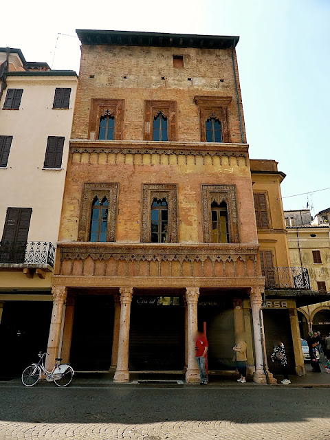 Mantova-Casa del Mercante