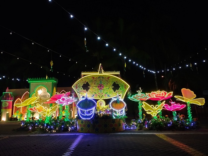 Spritzer EcoPark’s Colourful Raya featuring Malaysia’s symbolic wau bulan and bunga raya