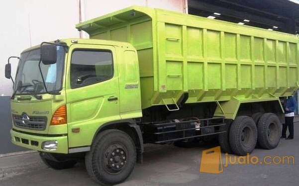 dump truck hino bekas JUALO