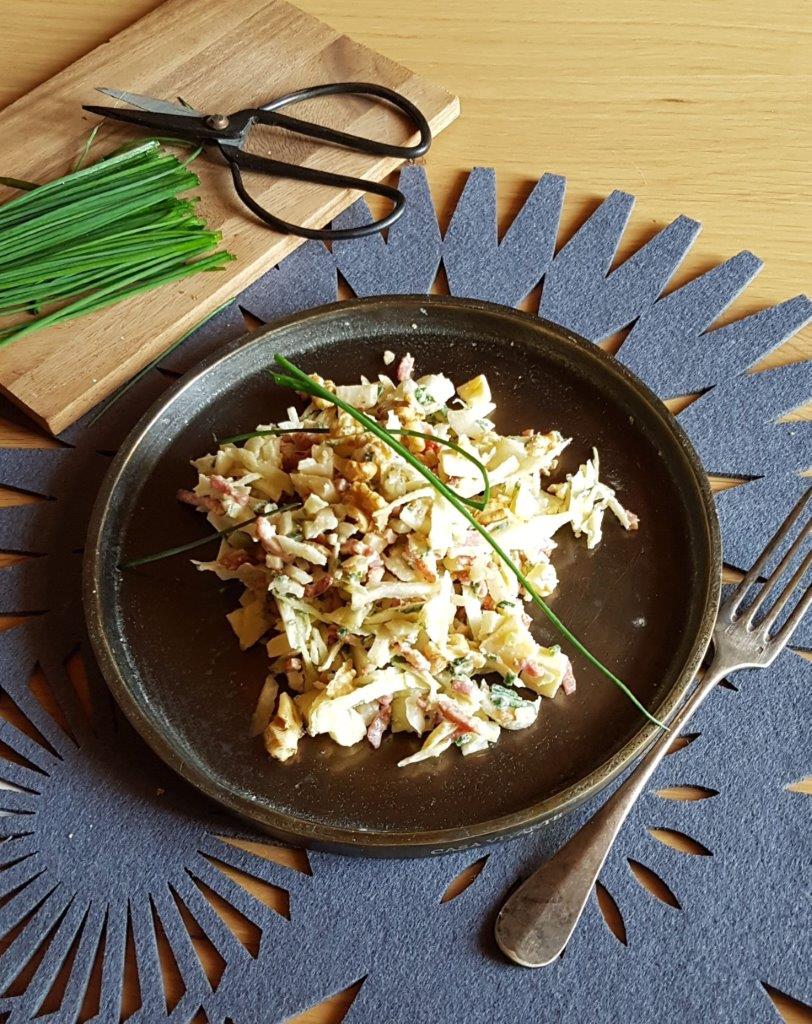 Tarte fine à l'aubergine, oignon rouge et parmesan - la cerise sur le  maillot