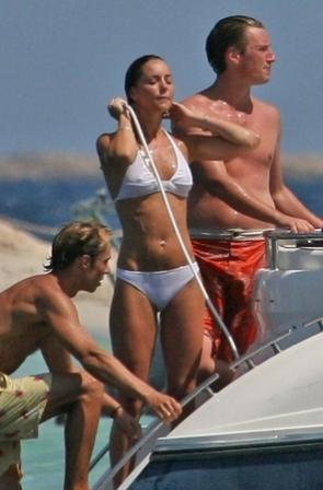 kate middleton bikini. Kate Middleton Bikini: Kate