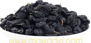 يعد الزبيب مصدراً غنياً بالألياف، كما يتميز بخصائصه الملينة ومن ثم يمكن استخدامه في علاج الإمساك والذي يُعد من أكثر المشاكل شيوعاً لدى الحوامل
