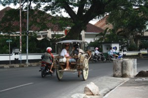 akcayatour, Tugu Malang, Travel Malang Semarang, Travel Semarang Malang, Wisata Malang