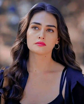 صور الممثلة التركية إسراء بيلجيتش