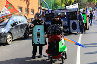 bajada de disfraces de las fiestas de Lutxana