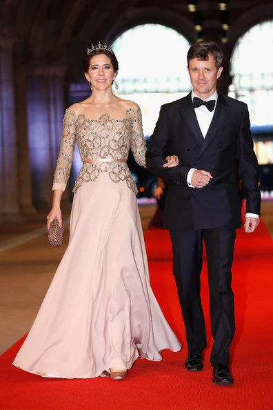 Queen Beatrix hosts her final dinner as Queen for members of the royal family 