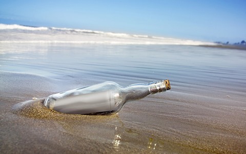 21-bottle-beach-sand-wallpaper.1440
