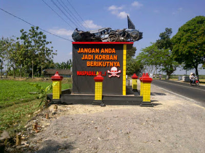 MONUMEN LAKA LANTAS NGAWI