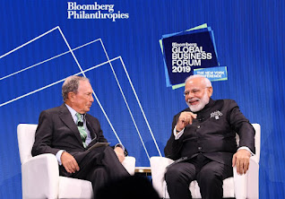 Bloomberg mêle business et philanthropie, ici avec Modi en 2019