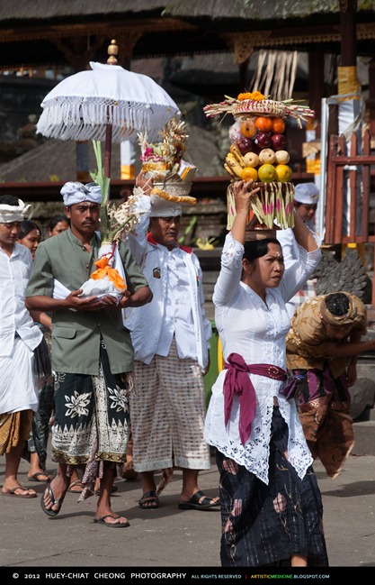 Prayers procession | © 2012 Huey-Chiat Cheong Photography