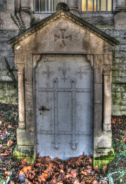 ChurchDoorMontceuxIMG 5766 7 8 tonemapped