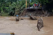 Jembatan Penghubung Kedua Desa Terputus Akibat Banjir Bandang Bima