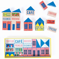 https://www.berceaumagique.com/produit_moulin-roty-mini-jeu-de-construction-dans-la-ville-23-pieces_130936.html