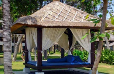 Desain Gazebo Bambu dan Kayu Minimalis 