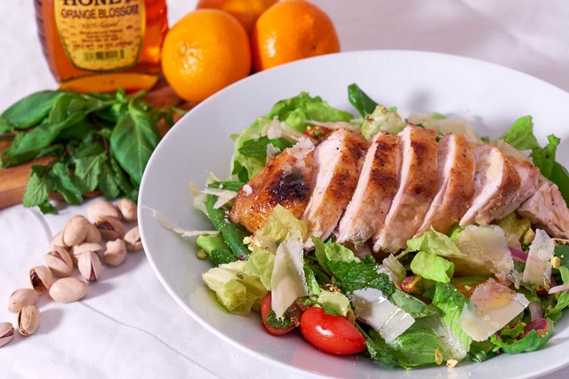 Salad ayam panggang;Resep Masakan Salad Ayam Panggang;Resep Masakan Sederhana “Salad Ayam Panggang”;
