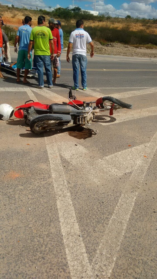 Tragédia; Casal sofre grave acidente e mulher morre após batida em um carro no desvio de Macajuba.