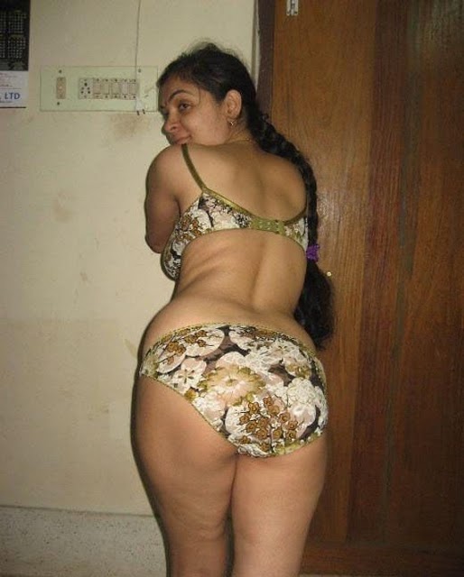 aunty bra photos. Delhi Aunty housewife in ra