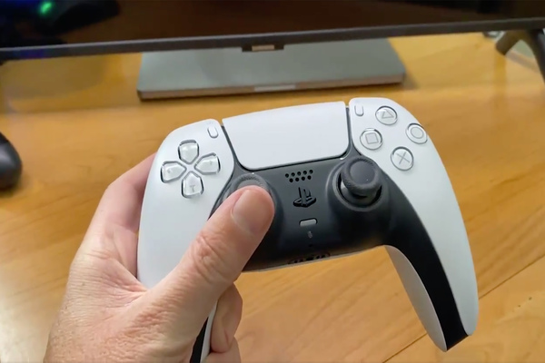 تقارير: أداة تحكم DualSense PS5 تعمل كذلك مع أجهزة أندرويد و PC