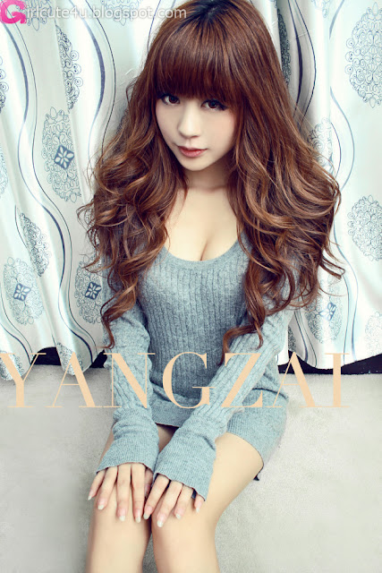 Zhu-Yi-Yin-Grey-Sweater-05-very cute asian girl-girlcute4u.blogspot.com