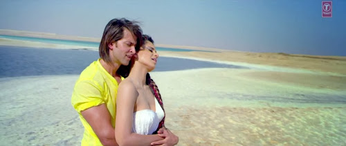 Dil Tu Hi Bataa - Krrish 3 (2013) Full Music Video Song Free Download And Watch Online at worldfree4u.com