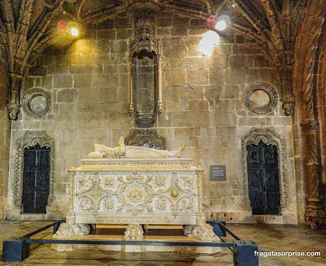 Túmulo de Vasco da Gama no Mosteiro dos Jerónimos em Lisboa