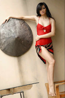 Foto Model Debby Ayu