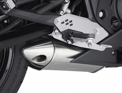 2011 Kawasaki Ninja 650R Exhaust Photo