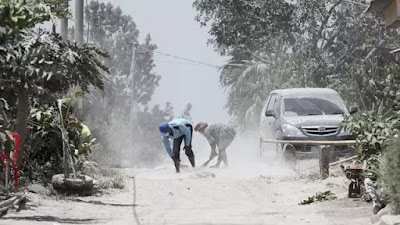 Semburan Debu Gunung Berapi Sinabung Kian Parah, Kesehatan Warga Terancam !!