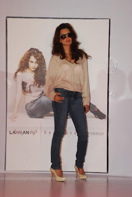 Kangana Ranaut at Lawman Jeans press meet (Photos)