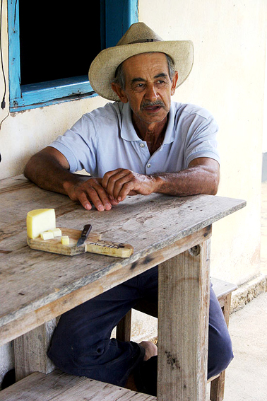 Flavors of Brazil: FILM - The Mineiro and His Cheese (O ...