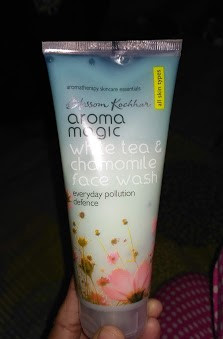 aroma magic white tea chamomile face wash review