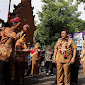 Perdana Ngantor usai Pulang Retret, Bupati Marhaen: Saya Kembali Bersama Jenengan
